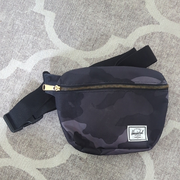 Herschel Supply Company Other - Herschel Supply Company Black Camo Men's Bag